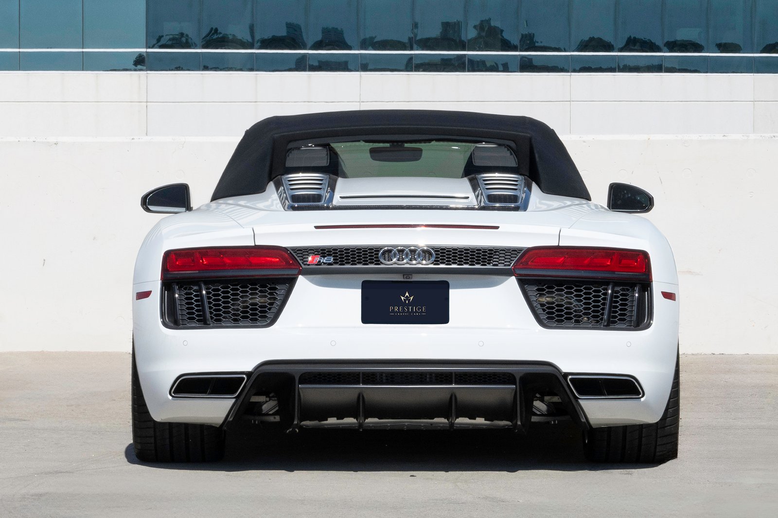 Audi R8 V10 Spyder White Prestige Exotic