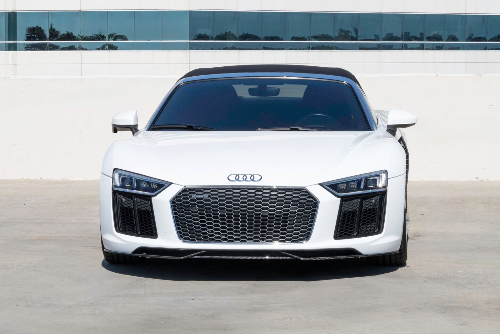 Audi R8 V10 Spyder White Prestige Exotic
