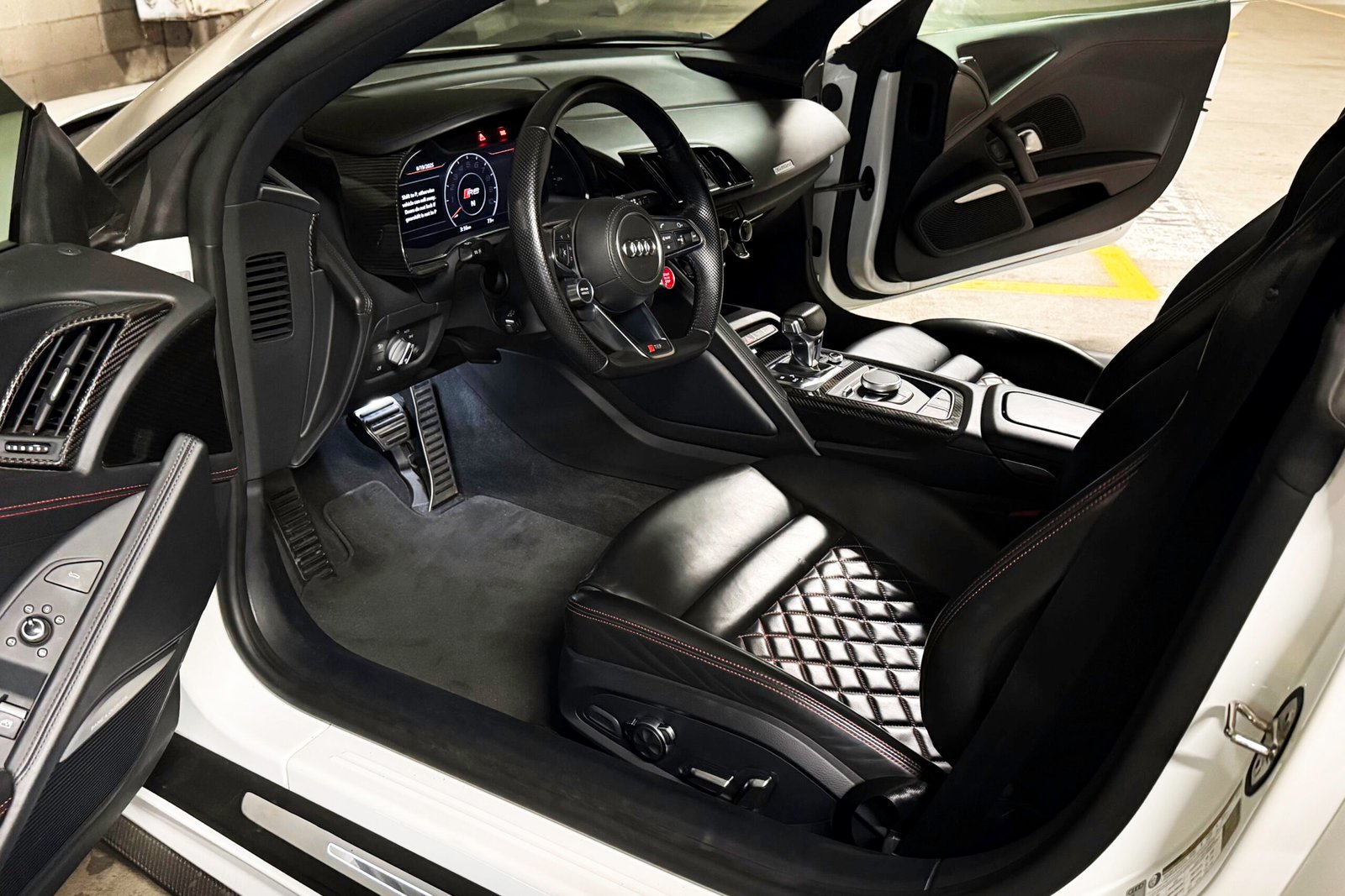 Audi R8 V10 Spyder White Prestige Exotic