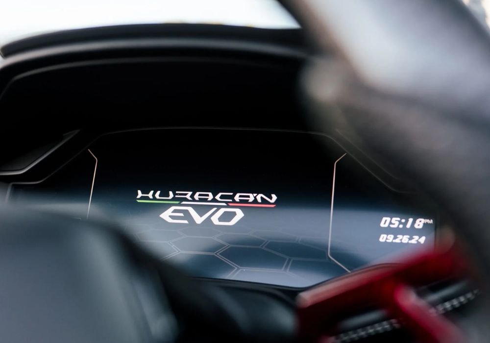 Black Lamborghini Huracan Evo Spyder for rent | Prestige Exotic