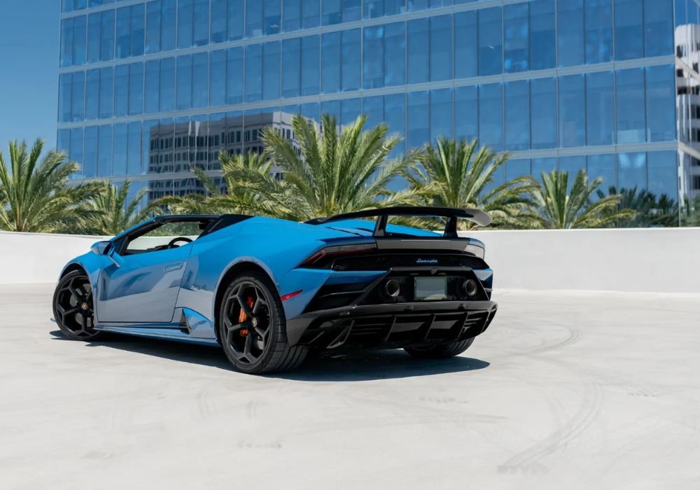 Blue Lamborghini Huracan Evo Spyder for rent | Prestige Exotic