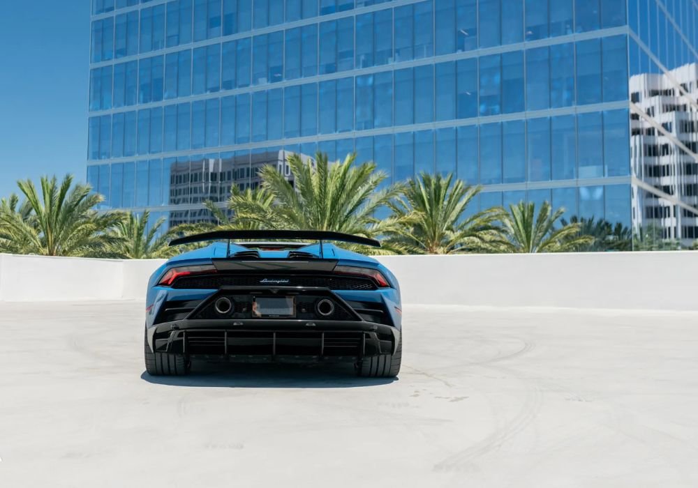 Blue Lamborghini Huracan Evo Spyder for rent | Prestige Exotic