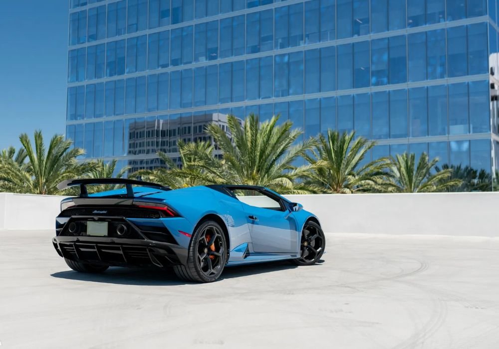 Blue Lamborghini Huracan Evo Spyder for rent | Prestige Exotic