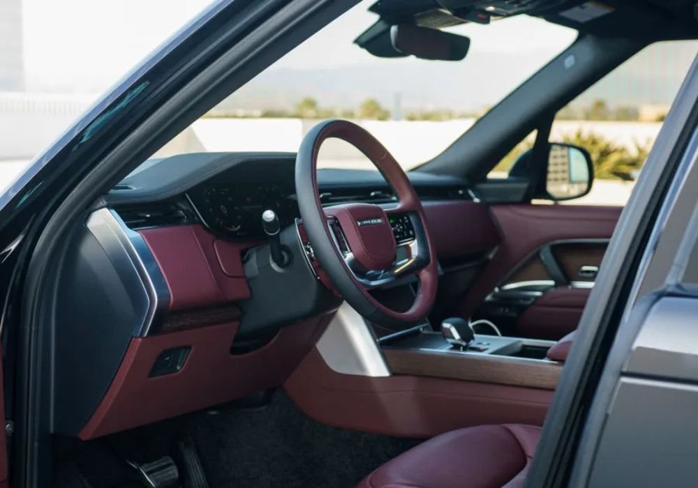 Range Rover P400 SE Rental | Prestige Exotic