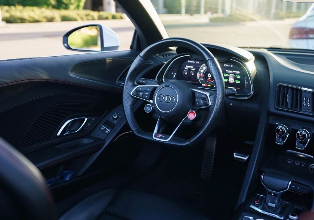 Audi R8 V10 Spyder - Prestige Exotics Car Rentals
